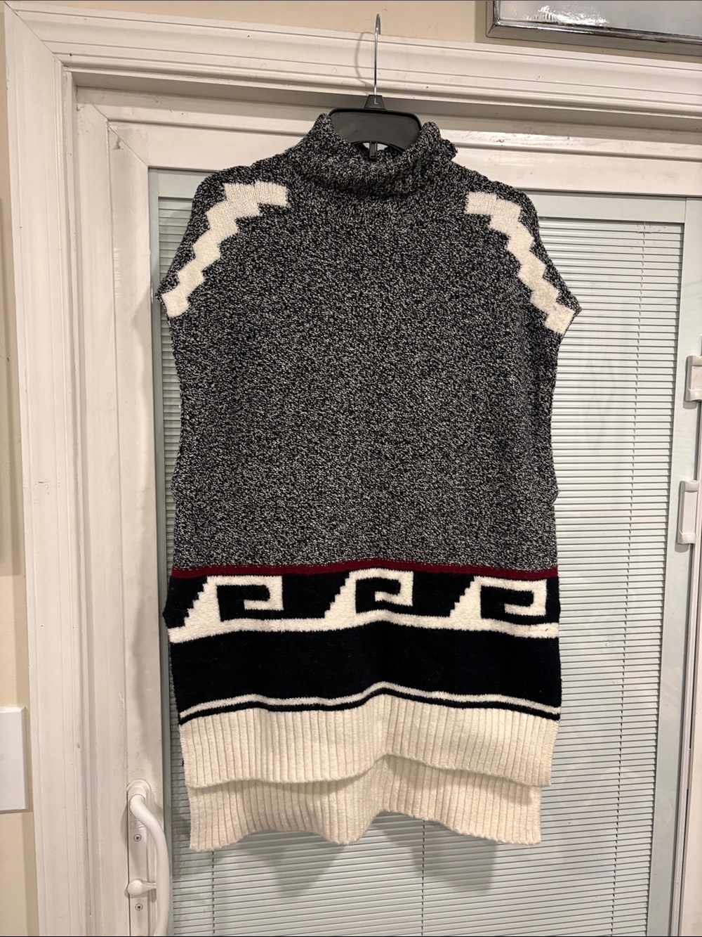 LOFT Black, White & Maroon Sleeveless Turtleneck Sweater Vest
